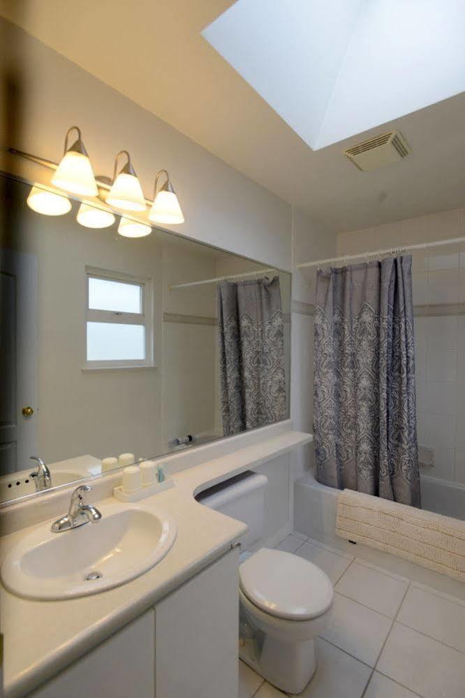 Marpole Guest House Ванкувер Экстерьер фото