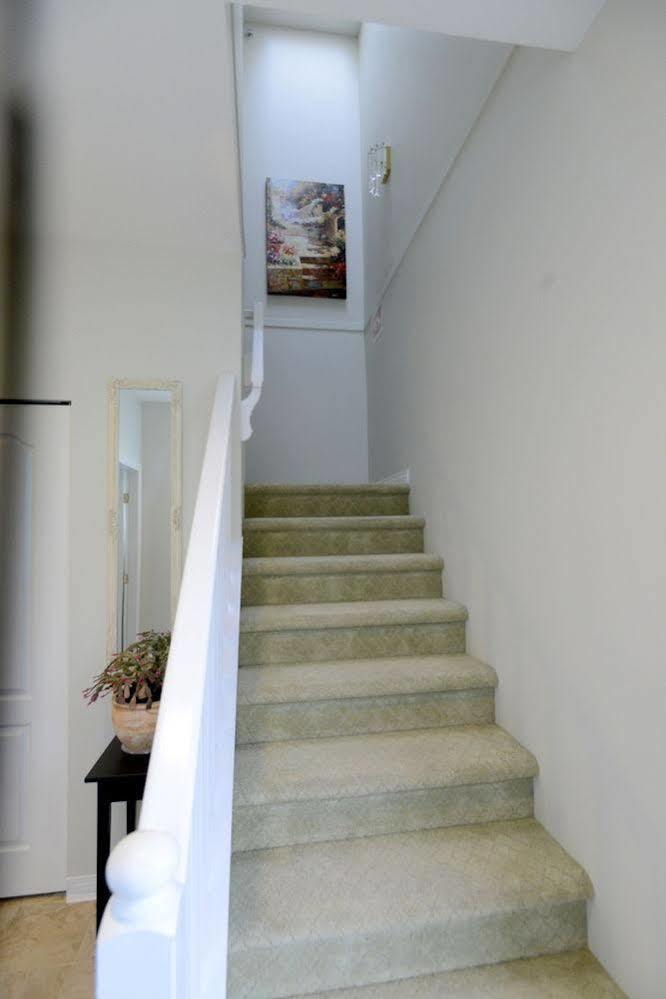 Marpole Guest House Ванкувер Экстерьер фото